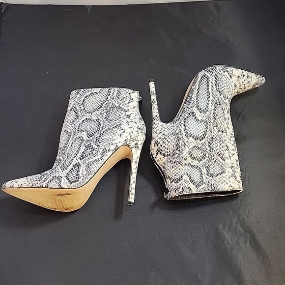 SHOEDAZZLE POINTED TOE STILETTOS BACK ZIPPER CLOSURE WOMEN"S HEELED ANKLE BOOT - Picture 9 of 14